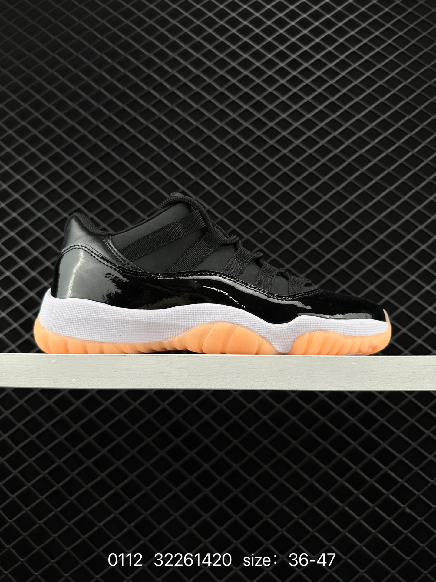 Nike Air Jordan 11 Retro Low LE